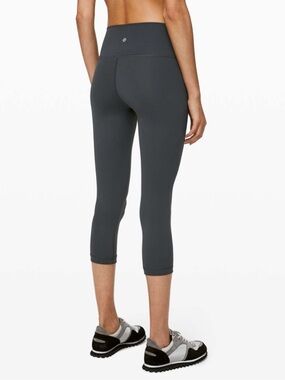 Lululemon Wunder Under Crop (High-Rise) *Full-On Luxtreme 21" Size 6